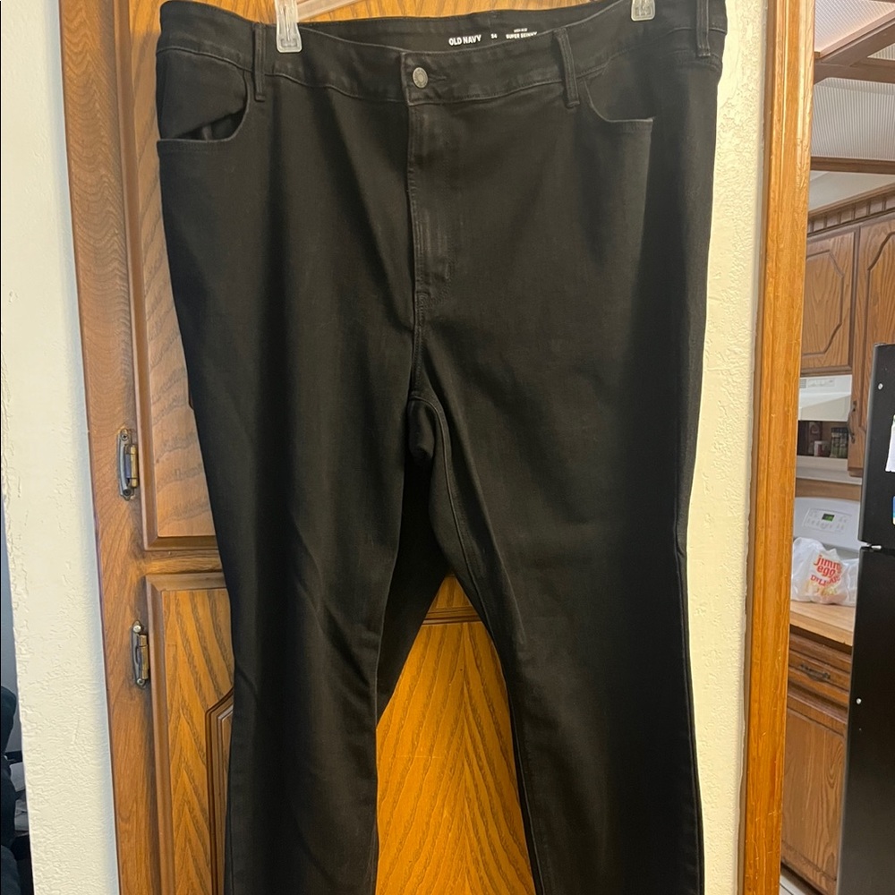 Plus Size Black Old Navy SUPER Skinny Jeans…